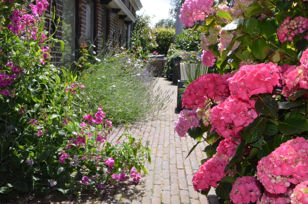 Bloemenhoeve Bed and Breakfast Birdaard Exteriör bild